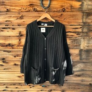 DKNY | Vintage NWT 100% Lambswool Chunky Black Cardigan with Pockets Petite M/L